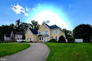 3930 Pond View Ln, Huntingdon Valley, PA 19006 - Photo 2