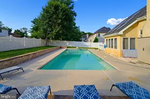 3930 Pond View Ln, Huntingdon Valley, PA 19006 - Photo 14