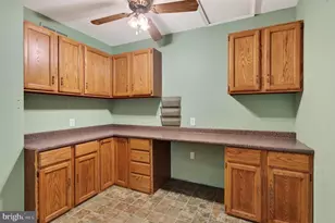 1381 Sumneytown Pike, Lansdale, PA 19446 - Photo 18