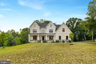 1045 Oak Ridge Dr, Horsham, PA 19044 - Photo 4