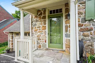 22 Carriage Ln, Norristown, PA 19401 - Photo 2