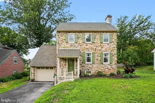 22 Carriage Ln, Norristown, PA 19401 - Photo 4