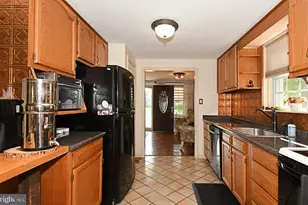1031 Cardinal Rd, Norristown, PA 19403 - Photo 18