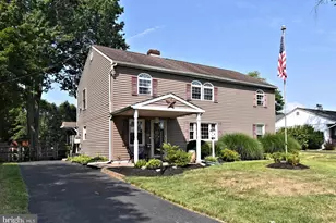 1031 Cardinal Rd, Norristown, PA 19403 - Photo 2