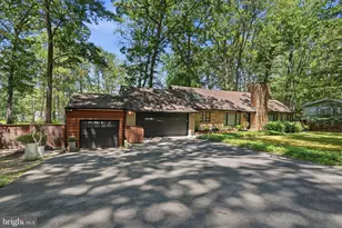 2030 Willow Brook Dr, Huntingdon Valley, PA 19006 - Photo 2