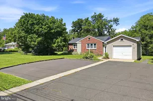 2002 Lenhart Rd, Hatfield, PA 19440 - Photo 2