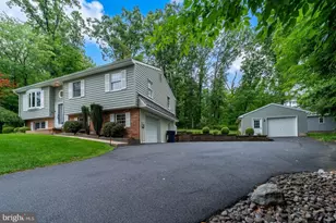 2161 Hollyberry Ct, Pottstown, PA 19464 - Photo 2
