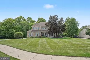 970 Clover Ct, Blue Bell, PA 19422 - Photo 2