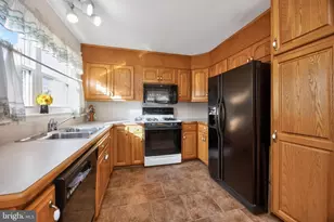 242 Grace St, Pottstown, PA 19464 - Photo 10