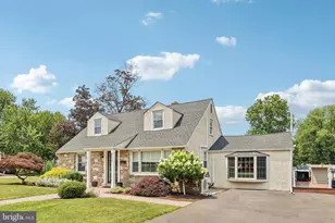 417 Suffolk Rd, Flourtown, PA 19031 - Photo 2