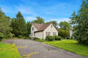 154 Regents Rd, Collegeville, PA 19426 - Photo 2