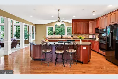 404 Maple Glen Circle, Schwenksville, PA 19473 - Photo 2