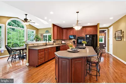 404 Maple Glen Circle, Schwenksville, PA 19473 - Photo 8