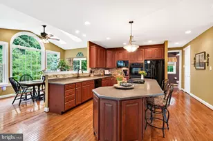 404 Maple Glen Cir, Schwenksville, PA 19473 - Photo 8