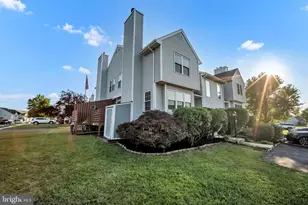 198 Eric Ln, Lansdale, PA 19446 - Photo 2