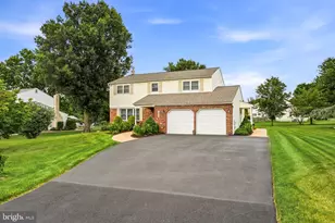1939 Stirling Dr, Lansdale, PA 19446 - Photo 2