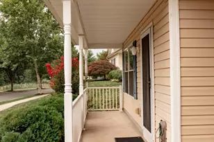 264 E Harmony Dr, Pottstown, PA 19464 - Photo 4