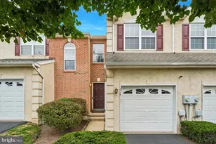 917 Carrington Dr, Red Hill, PA 18076 - Photo 1