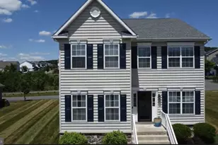2114 Larkspur Ct, Pennsburg, PA 18073 - Photo 1
