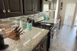 2114 Larkspur Ct, Pennsburg, PA 18073 - Photo 8