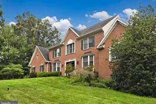2 Whitefield Dr, Lafayette Hill, PA 19444 - Photo 2