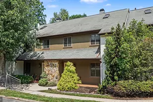 148 Pinecrest Ln, King of Prussia, PA 19406 - Photo 2
