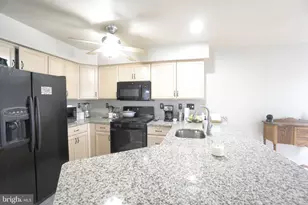 2041 Greenes Way Cir, Collegeville, PA 19426 - Photo 8