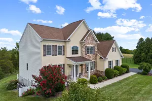 2124 Arbordale Cir, Schwenksville, PA 19473 - Photo 2