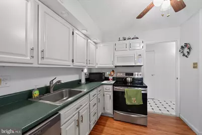 666 W Germantown Pike #1212, Plymouth Meeting, PA 19462 - Photo 6