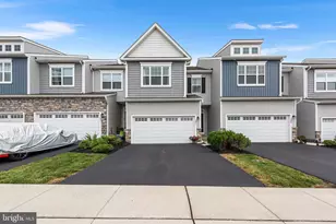 342 Ridgewood Dr, Royersford, PA 19468 - Photo 2