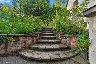 1016 Trinity Ln, Conshohocken, PA 19428 - Photo 2