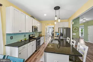 2041 Sunnyvale Dr, Pennsburg, PA 18073 - Photo 12