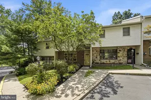 310 Woodside Cir, Dresher, PA 19025 - Photo 2