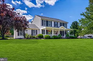 114 Laura Ln, Royersford, PA 19468 - Photo 2
