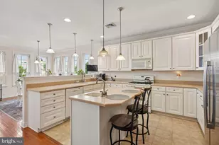 1032 Burgundy Cir, Pennsburg, PA 18073 - Photo 6