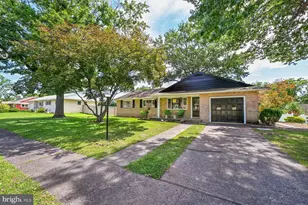 1026 Elmwood Dr, Pottstown, PA 19464 - Photo 2