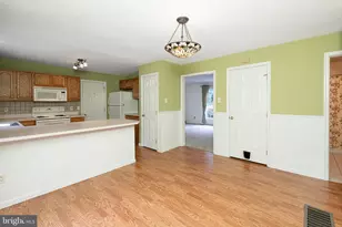 134 Primrose Ln, Pottstown, PA 19464 - Photo 6