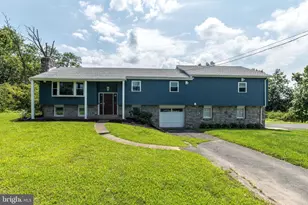 402 N Layfield Rd, Perkiomenville, PA 18074 - Photo 1