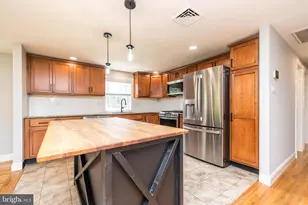 402 N Layfield Rd, Perkiomenville, PA 18074 - Photo 6