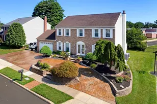 181 Pheasant Ln, Huntingdon Valley, PA 19006 - Photo 2