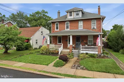 237 W Hamlin Avenue, Telford, PA 18969 - Photo 2