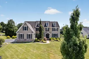 200 Fairway Ct, Harleysville, PA 19438 - Photo 2