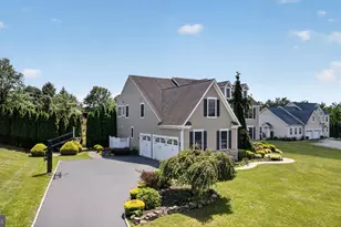 200 Fairway Ct, Harleysville, PA 19438 - Photo 4