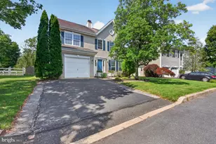 108 Equestrian Ln, Schwenksville, PA 19473 - Photo 2