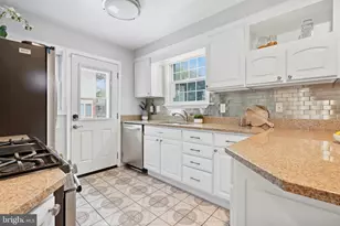 606 Latham Dr, Wynnewood, PA 19096 - Photo 10