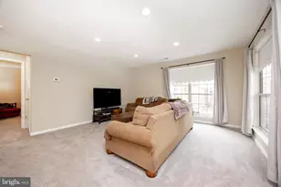 2409 Foxmeadow Cir, Royersford, PA 19468 - Photo 8