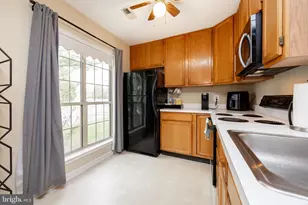 2409 Foxmeadow Cir, Royersford, PA 19468 - Photo 12
