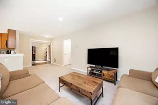2409 Foxmeadow Cir, Royersford, PA 19468 - Photo 6