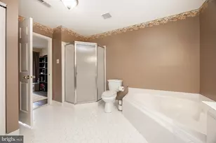 2409 Foxmeadow Cir, Royersford, PA 19468 - Photo 20