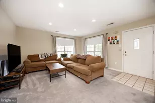 2409 Foxmeadow Cir, Royersford, PA 19468 - Photo 4